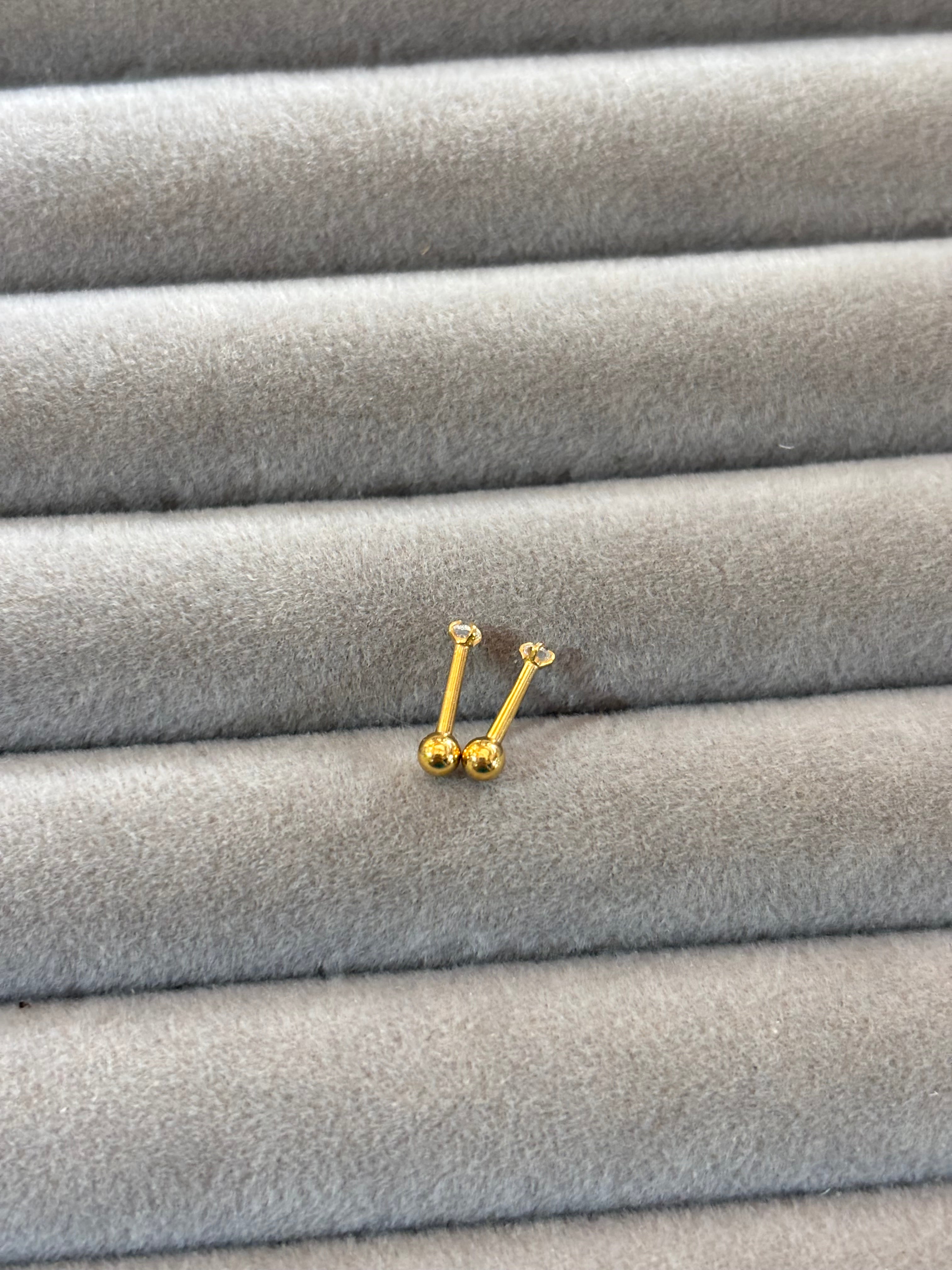 Tiny solitaire stud