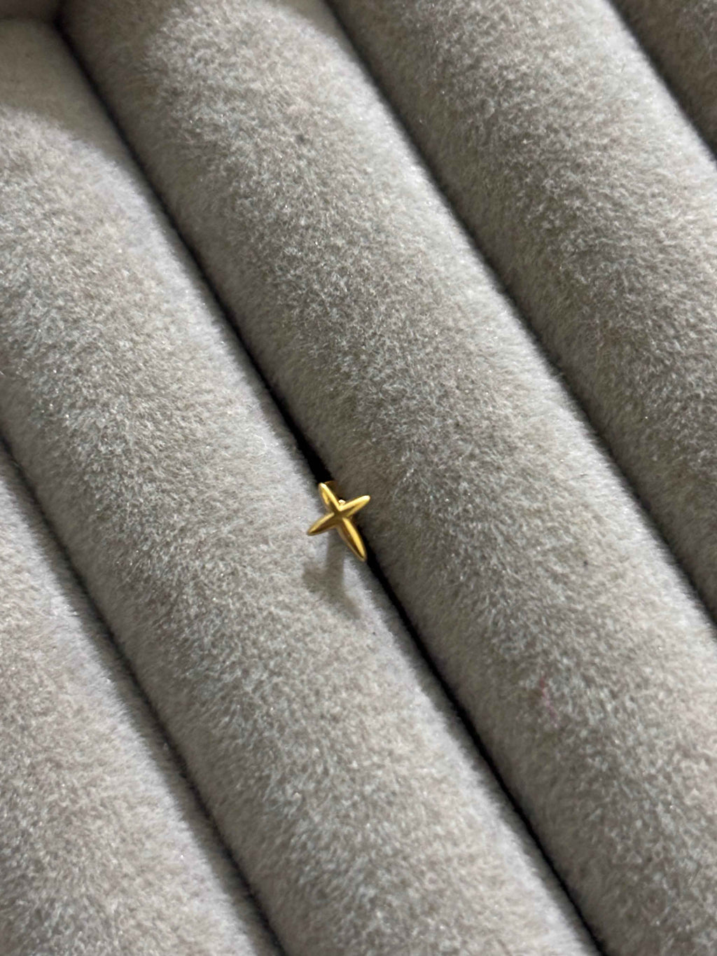 Tiny cross stud