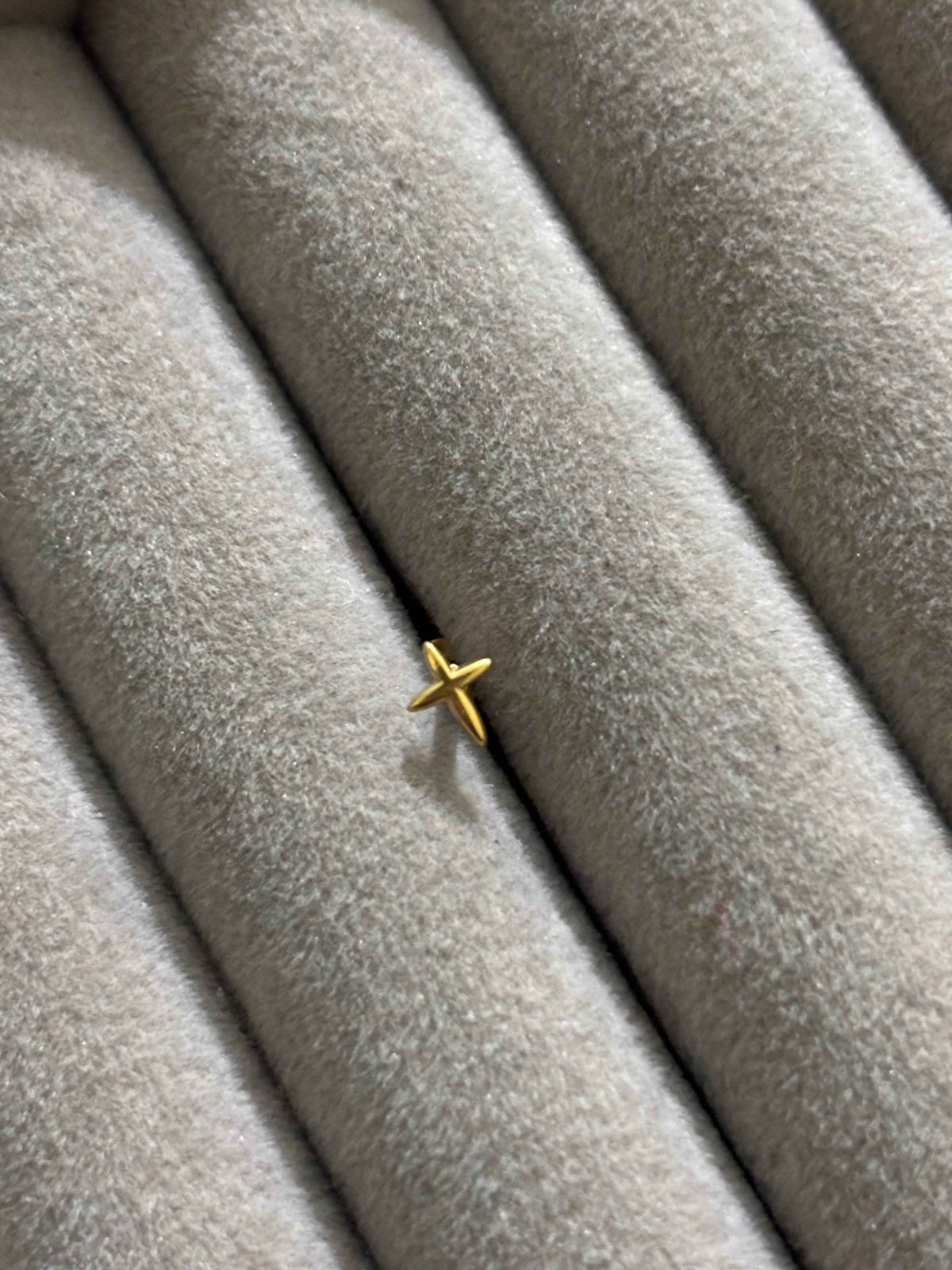 Tiny cross stud