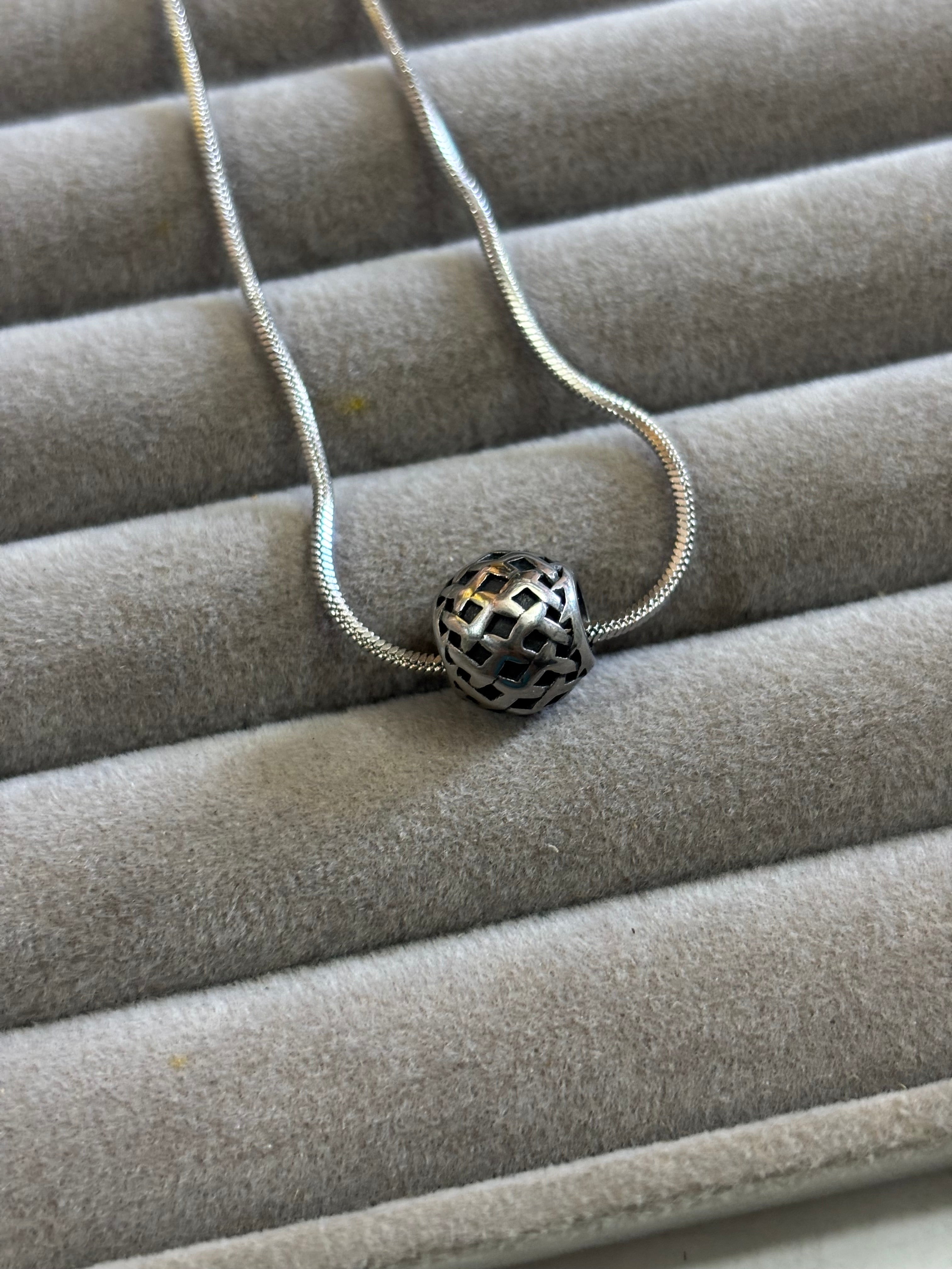 Oval drum chain