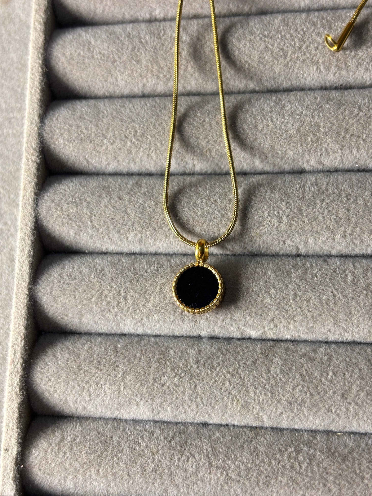 Black round chain