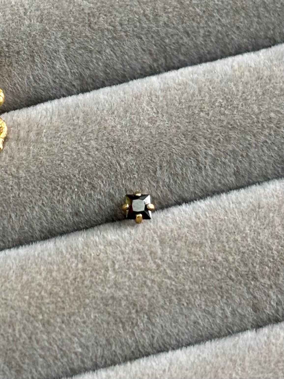 Square cut black stud
