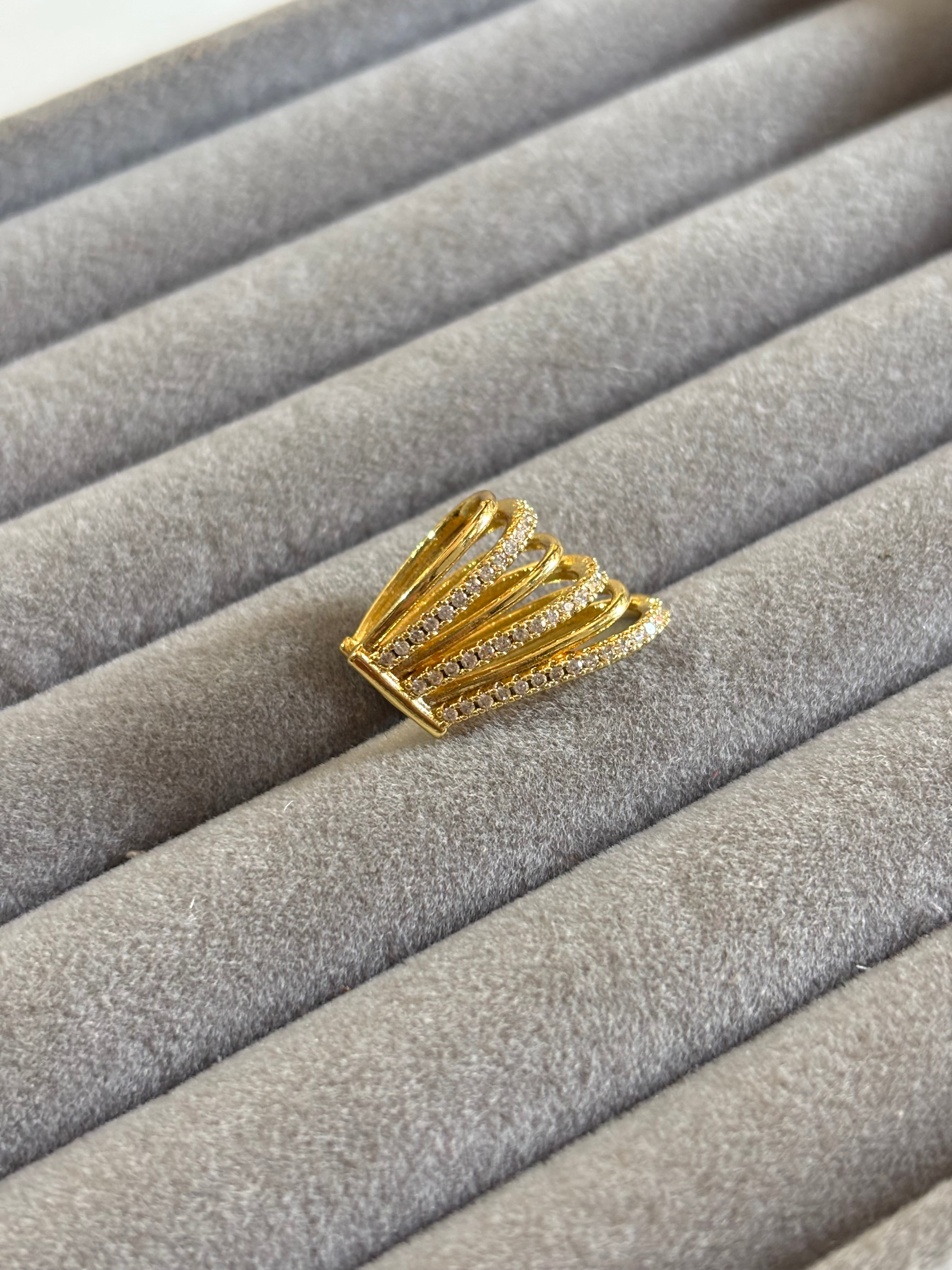 IT girl Earcuff