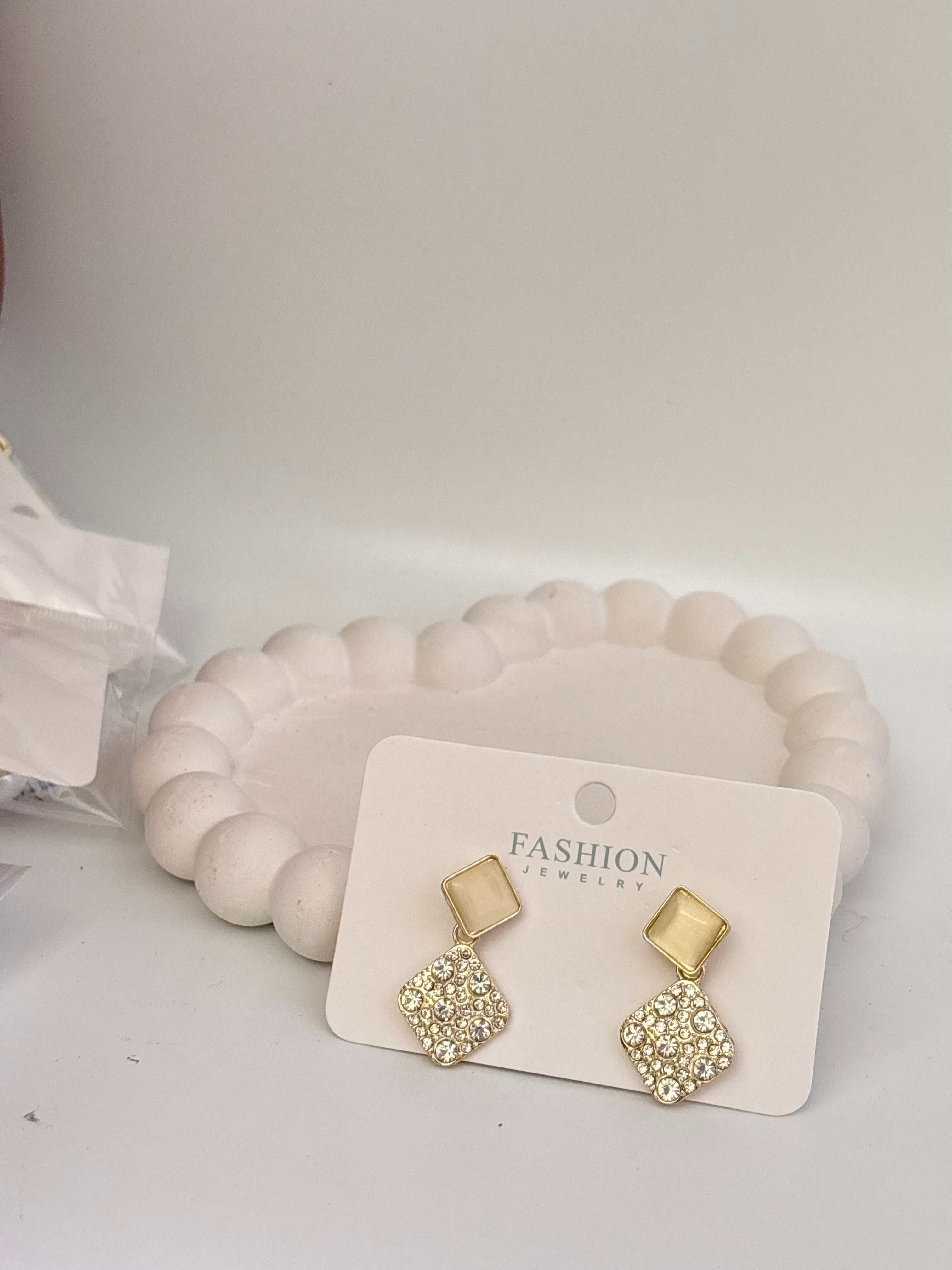 Korean earring H016