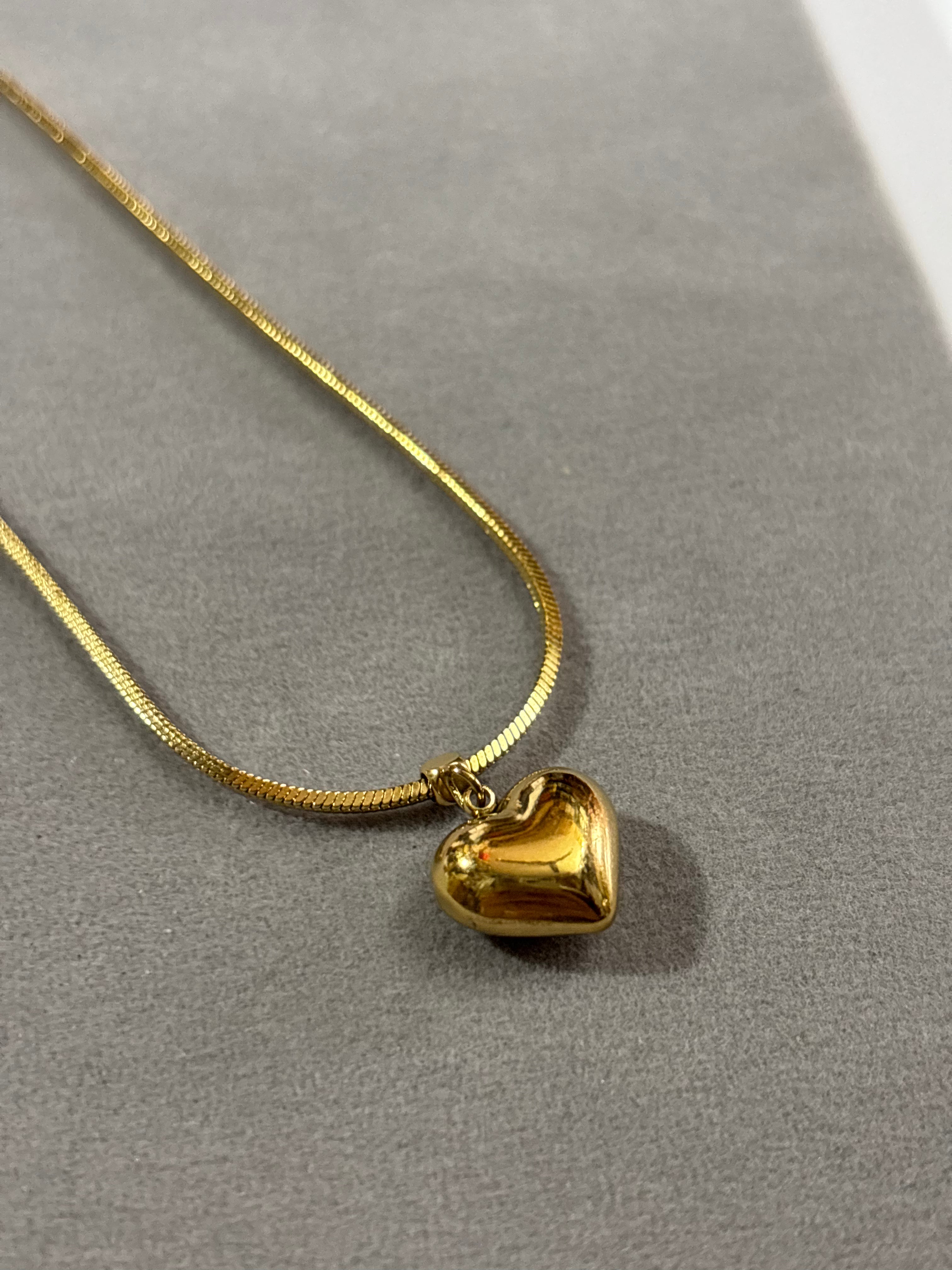 Minimal puffy Heart necklace