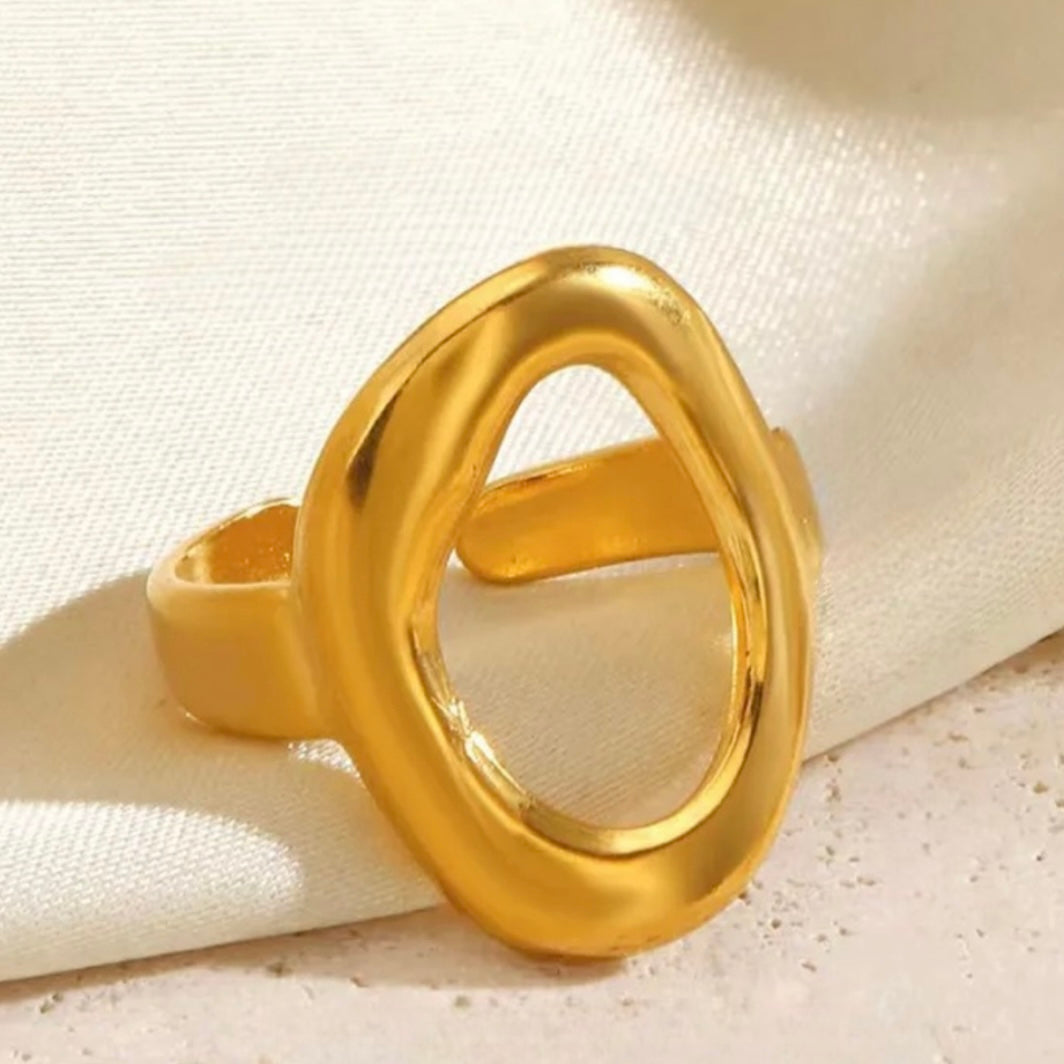 Oval ring