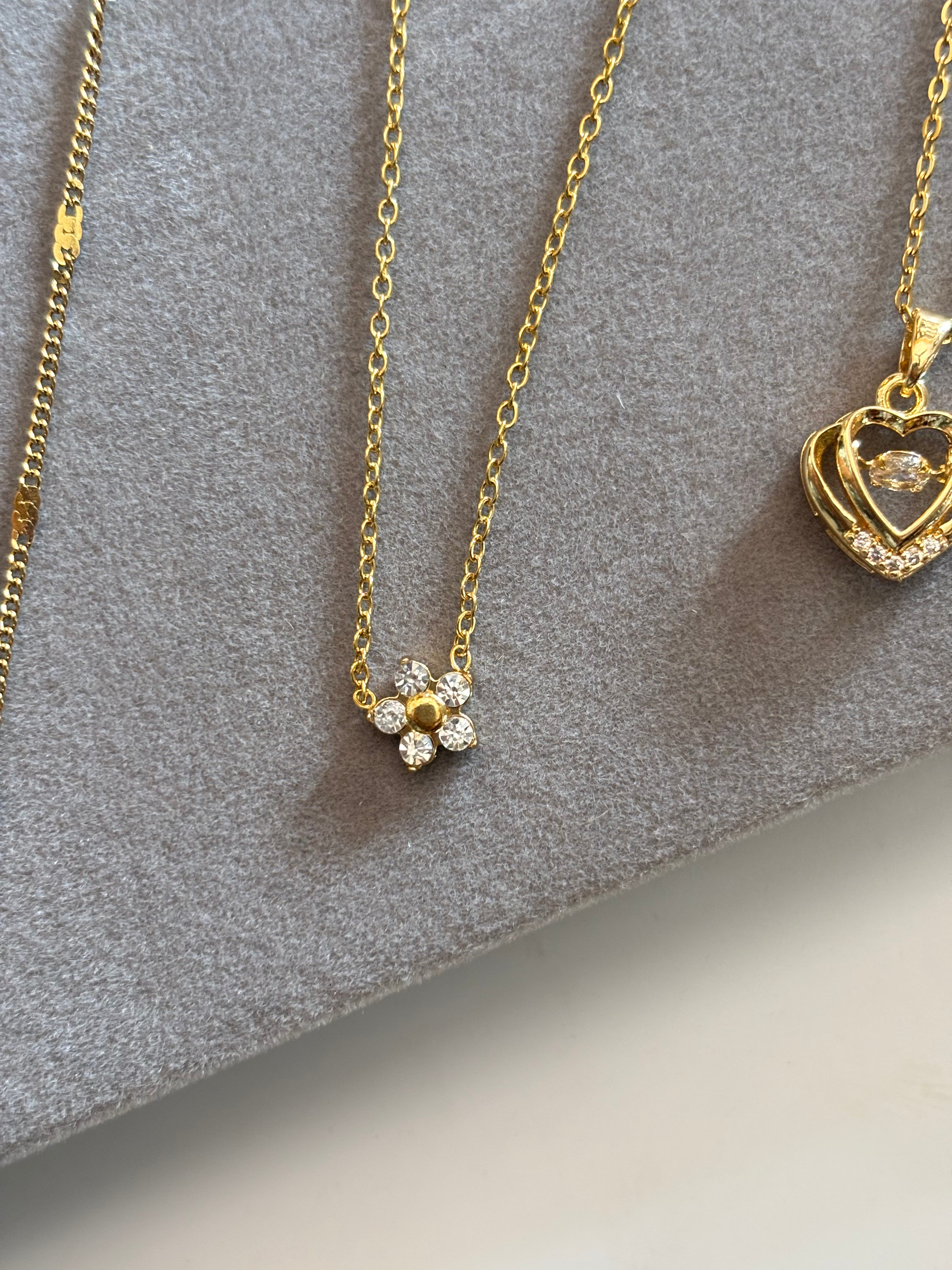Christy floral necklace