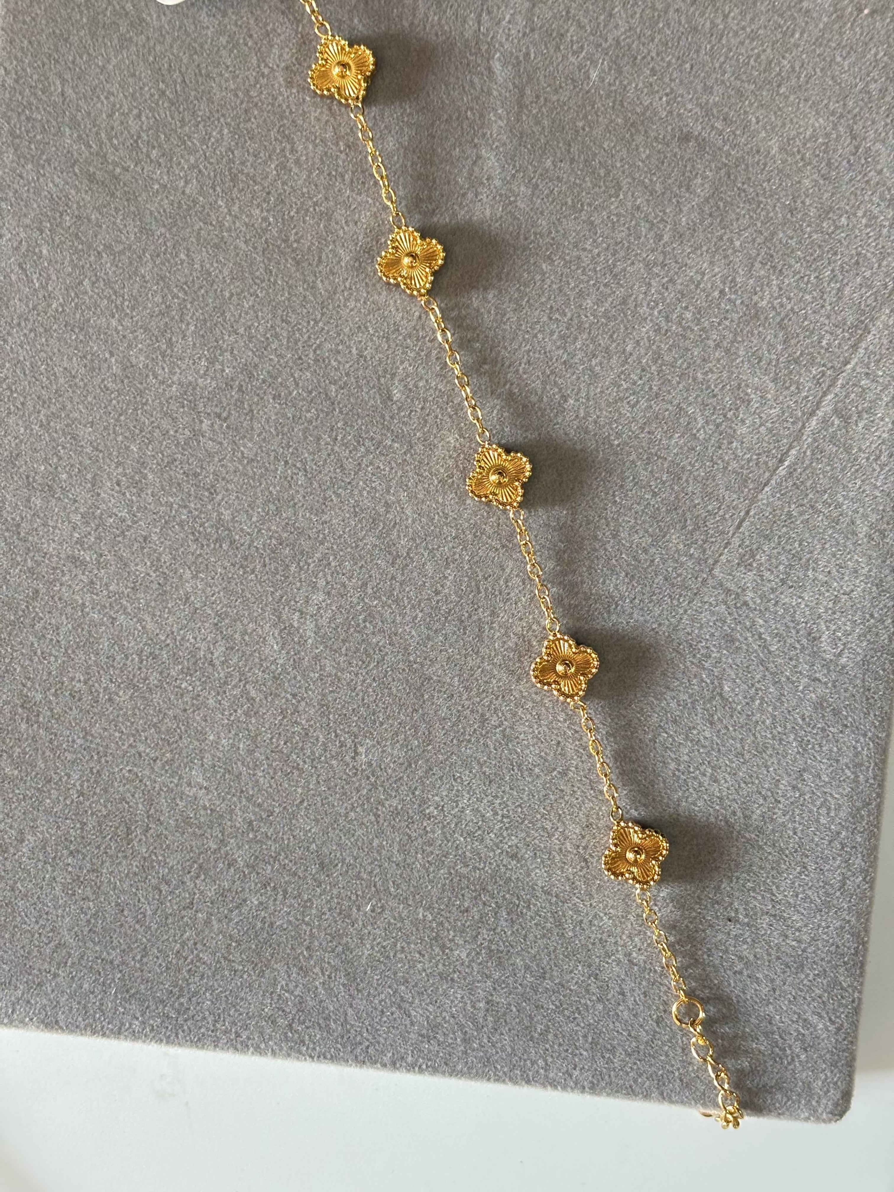 Golden clover bracelet - Hirulythings