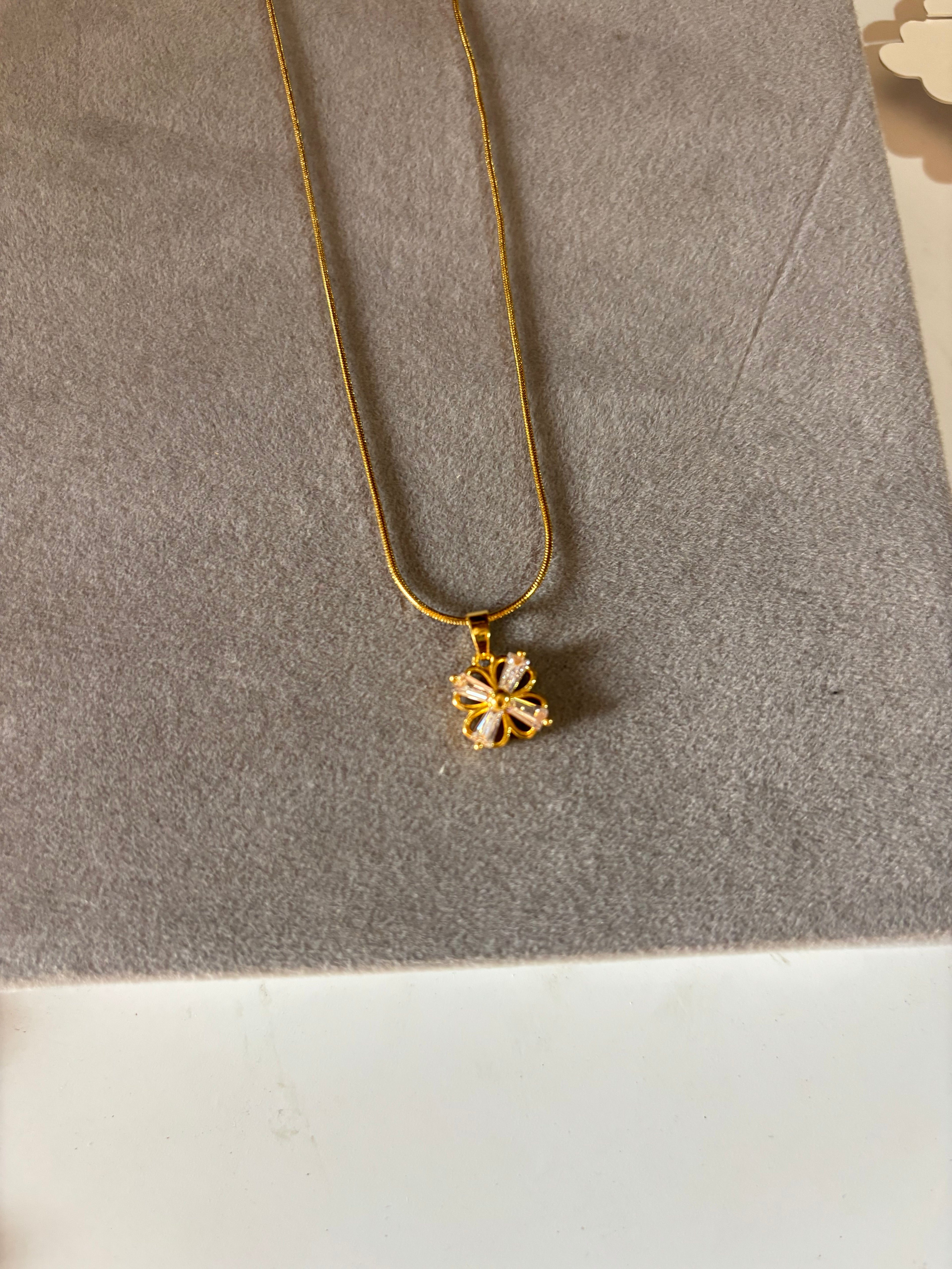 Clover necklace