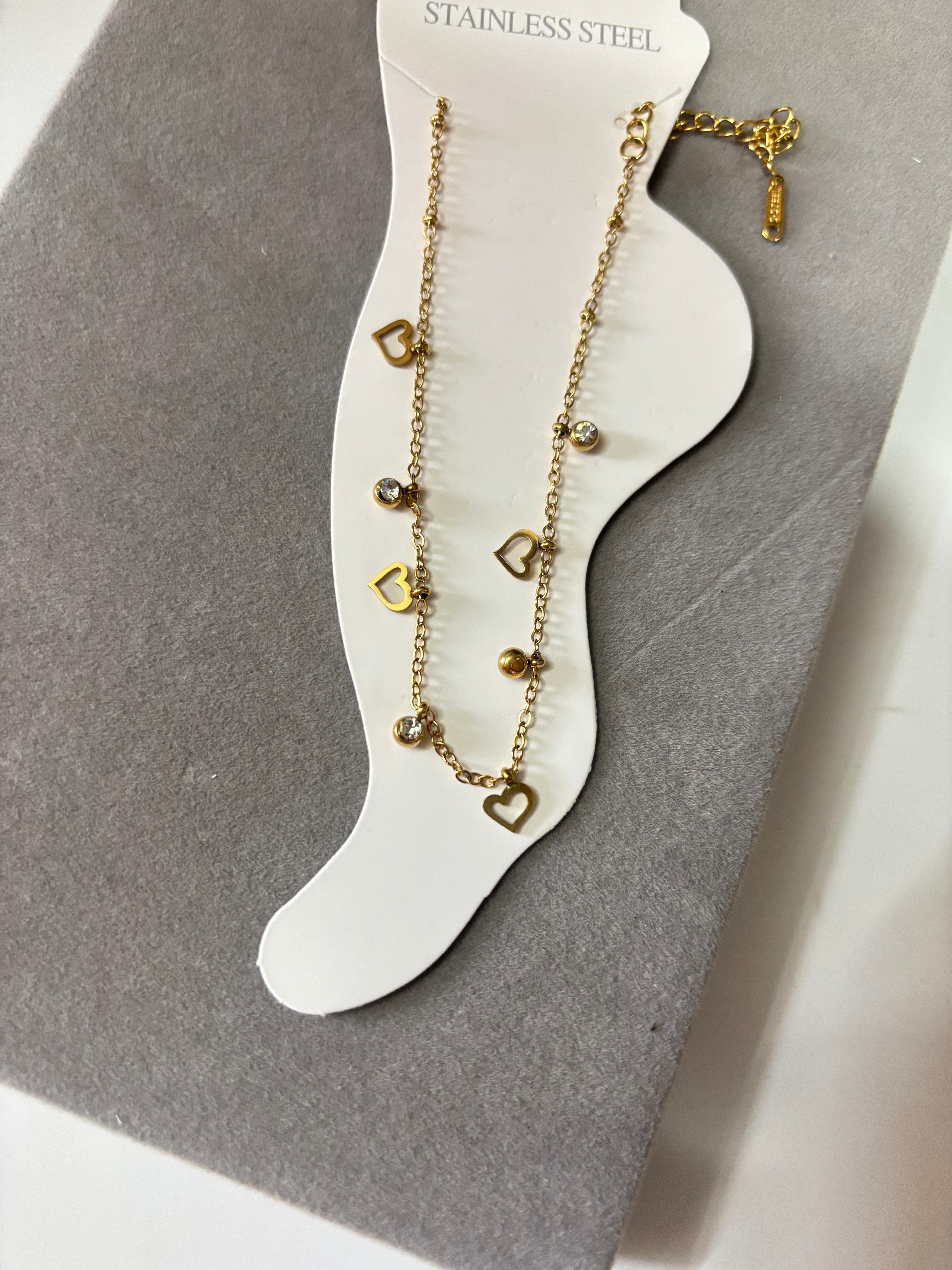Heart hanging anklet - Pair