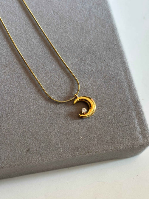 Crescent moon necklace - Hirulythings