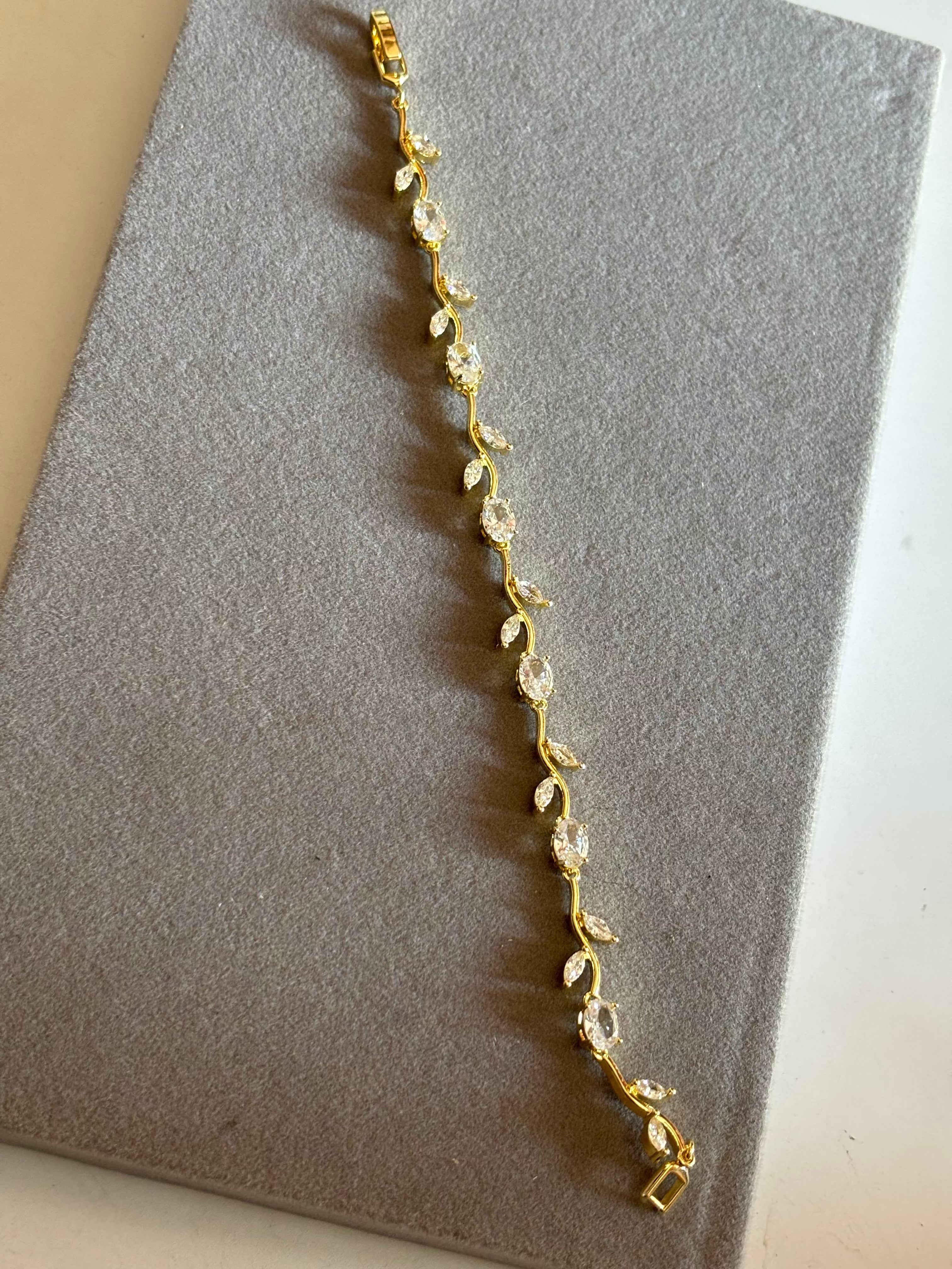 Tulip bracelet - Hirulythings
