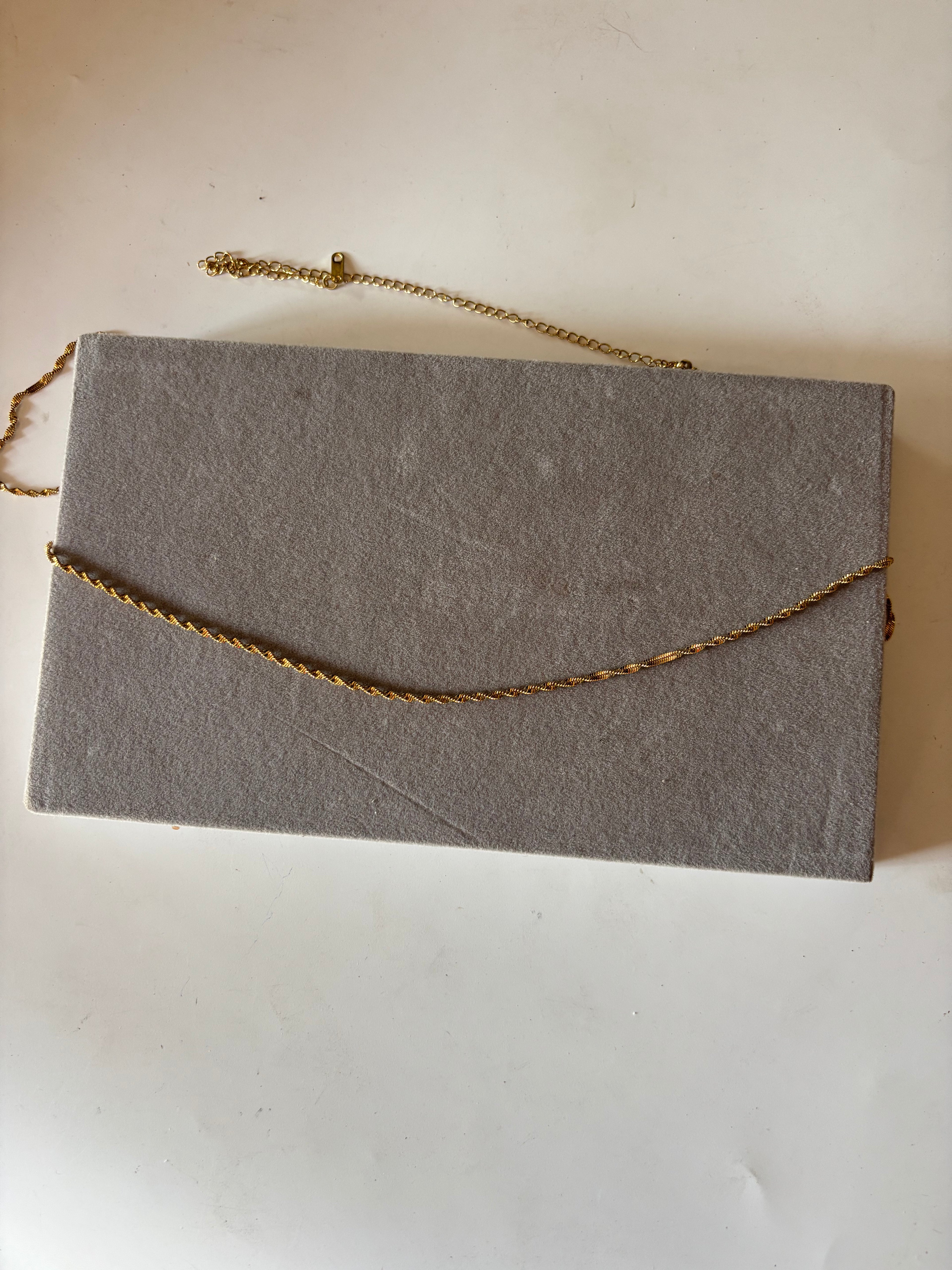 TRADITIONAL WHEAT HIP CHAIN