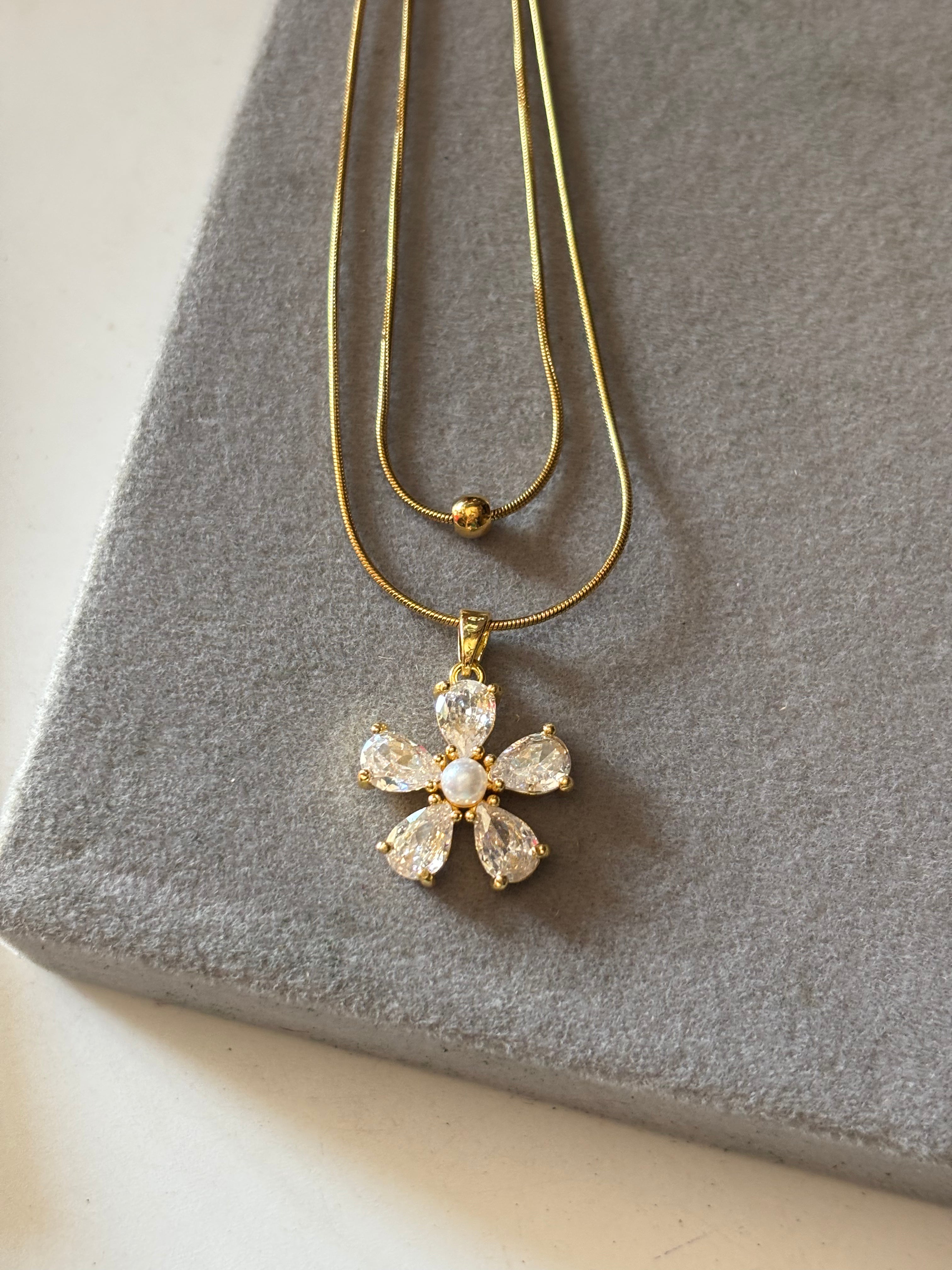 Double layer floral necklace